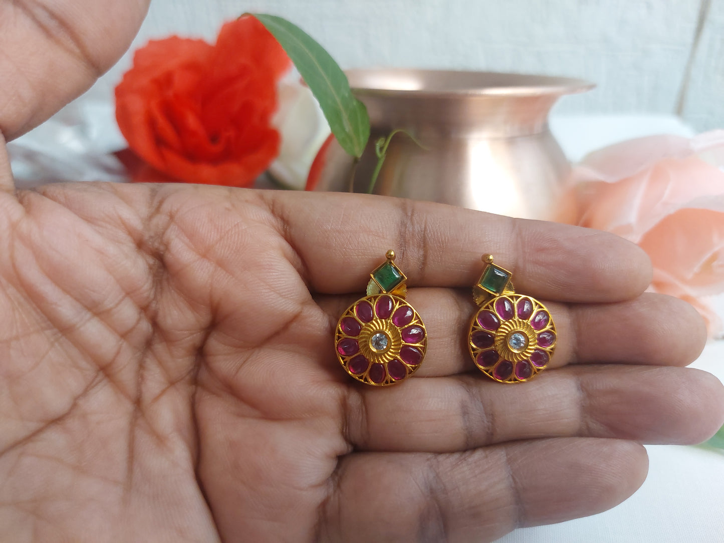 Kempu Studs In Pink & Green